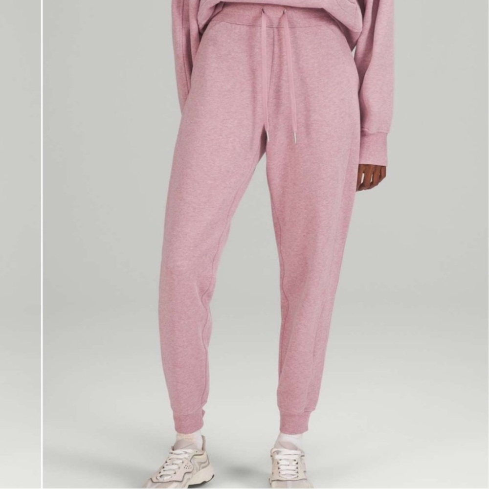 Lululemon Scuba High-Rise Jogger